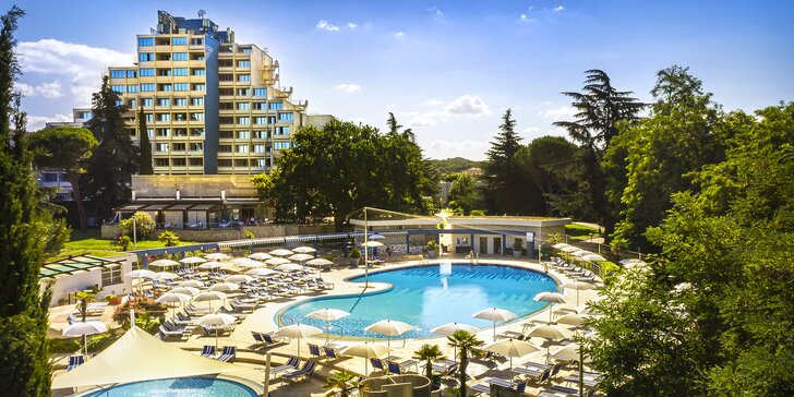 Istrie: 3* hotel v Poreči kousek od pláže, neomezený wellness i atrakce pro děti