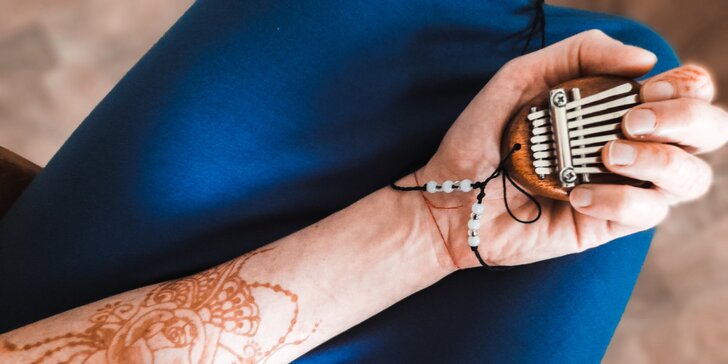 Malování hennou na vlastní kůži od hennové umělkyně pro 1 osobu