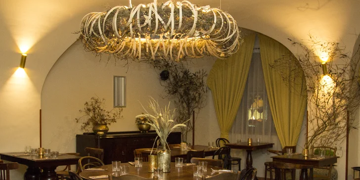 Restaurace Kounický dvůr: 3chodové i 5chodové degustační menu pro dva