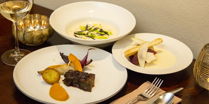 Restaurace Kounický dvůr: 3chodové i 5chodové degustační menu pro dva
