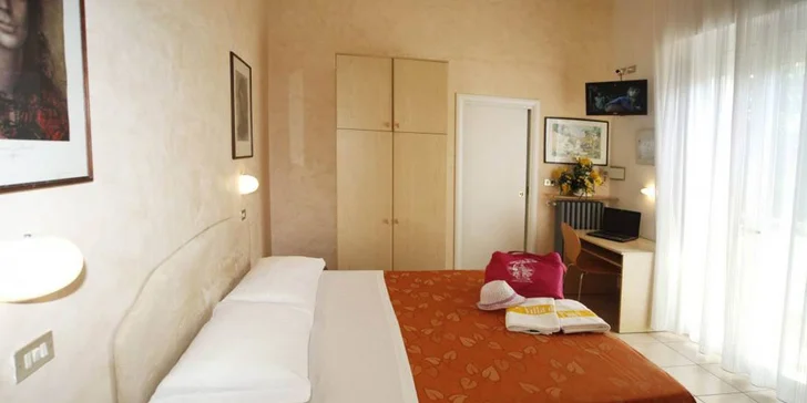 Dovolená v italském Rimini: hotel u moře, s polopenzí, bazénem a vířivkou
