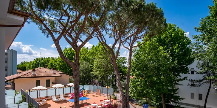 Dovolená v italském Rimini: hotel u moře, s polopenzí, bazénem a vířivkou
