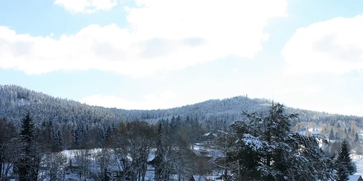 Pobyt v Kořenově na rozhraní Jizerských hor a Krkonoš: rodinný hotel se snídaní či polopenzí