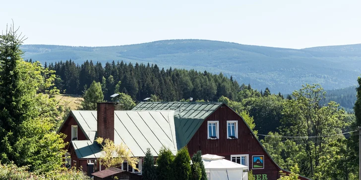 Pobyt v Kořenově na rozhraní Jizerských hor a Krkonoš: rodinný hotel se snídaní či polopenzí