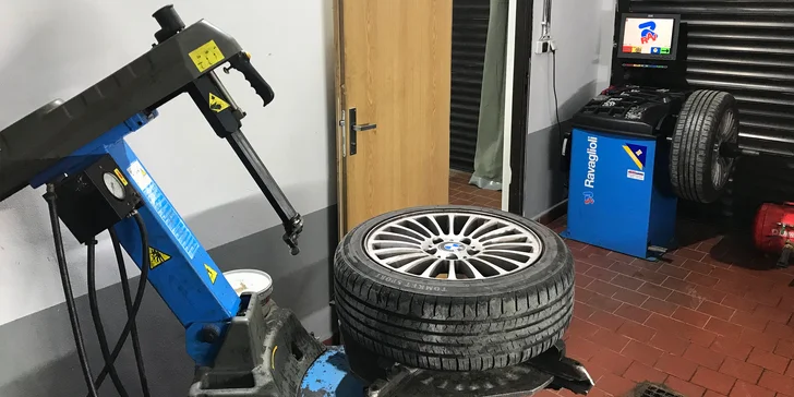Kompletní přezutí auta od sundání kol přes přezutí pneumatik až po vyvážení: osobní vozy i SUV
