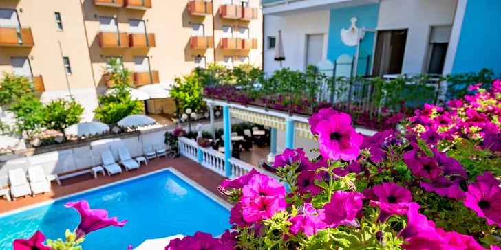 Dovolená v italském Rimini: hotel u moře, s polopenzí, bazénem a vířivkou