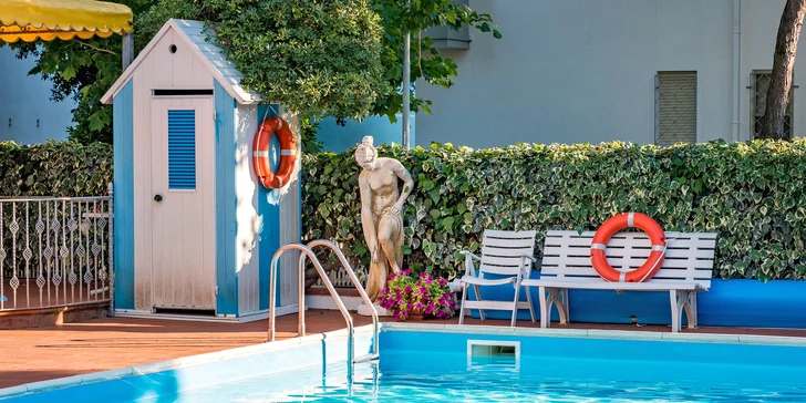 Dovolená v italském Rimini: hotel u moře, s polopenzí, bazénem a vířivkou