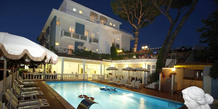 Dovolená v italském Rimini: hotel u moře, s polopenzí, bazénem a vířivkou