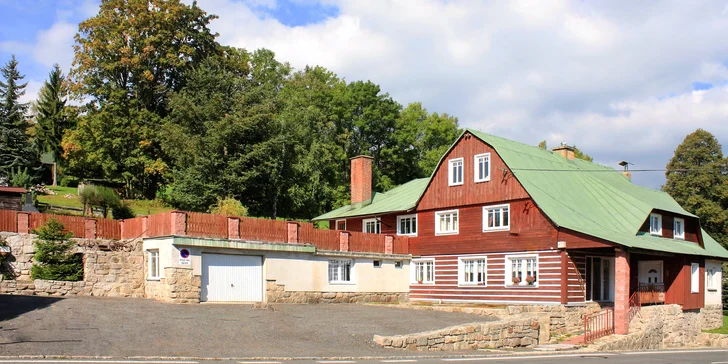 Pobyt v Kořenově na rozhraní Jizerských hor a Krkonoš: rodinný hotel se snídaní či polopenzí