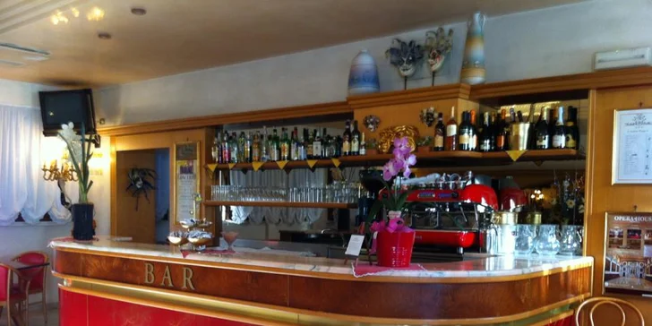 Elegantní 3* hotel v centru Benátek u Canal Grande: snídaně, útulná zahrada i dítě do 3 let zdarma