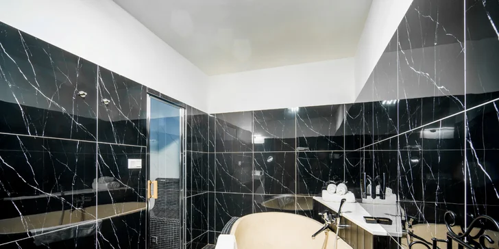 Pivovarský hotel v Beskydech: lesní lázně, pivní lázně, wellness na pokoji i 7. nebe na střeše