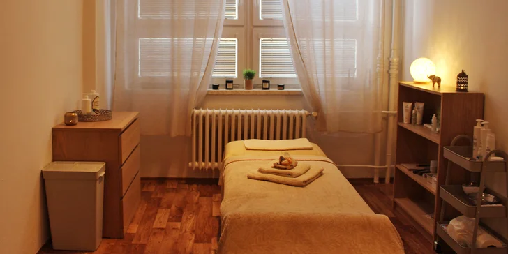 Kosmetické ošetření pleti: peeling, čištění, sérum, vyživující maska i masáž obličeje