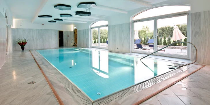 Luxusní pobyt na zámku v polských Krkonoších se snídaní a neomezeným wellness