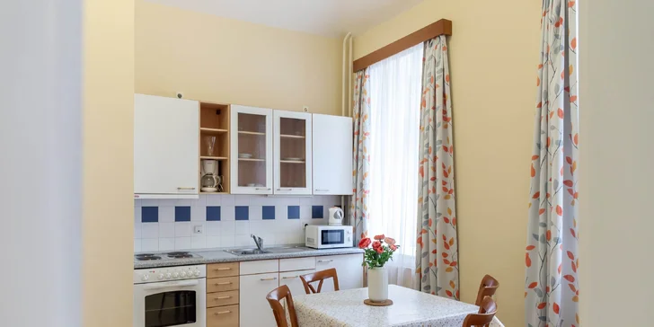 Královské Vinohrady až pro 6 osob: moderní apartmán s kuchyňkou a snídaně