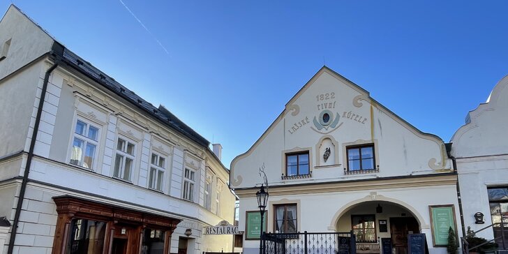 Pobyt v luxusním historickém hotelu na náměstí ve Štramberku: polopenze a vyhlášené Lašské lázně
