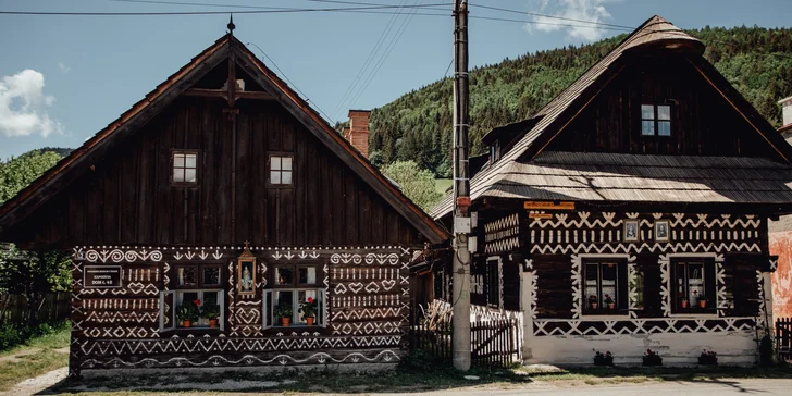 Čarokrásný pobyt ve světoznámé obci Čičmany na Slovensku: túry a úchvatná lidová architektura