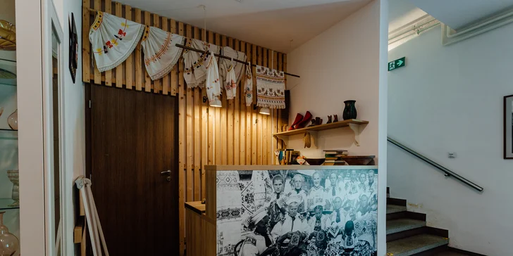 Čarokrásný pobyt ve světoznámé obci Čičmany na Slovensku: túry a úchvatná lidová architektura