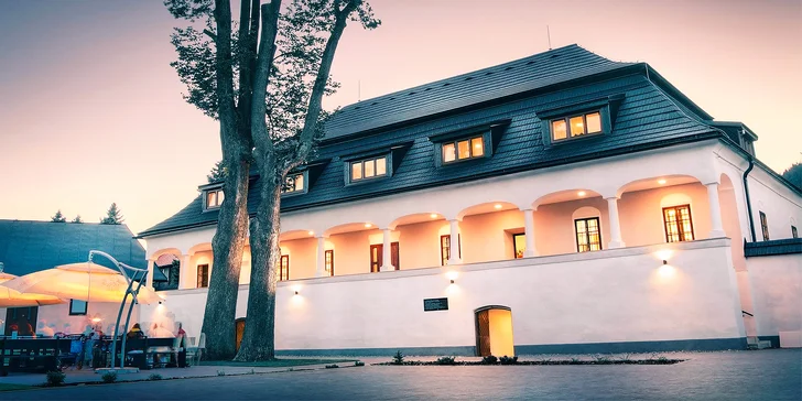 Čarokrásný pobyt ve světoznámé obci Čičmany na Slovensku: túry a úchvatná lidová architektura