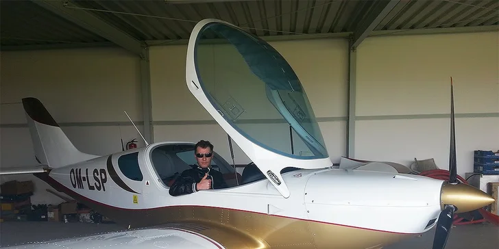 Staňte se na chvíli pilotem: až 40 min. řízení sportovního letounu