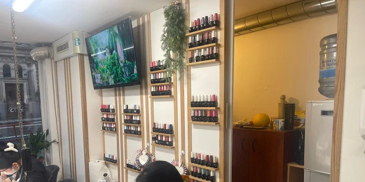 Manikúra, pedikúra i lakování Shellacem na Vinohradech
