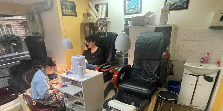 Manikúra, pedikúra i lakování Shellacem na Vinohradech
