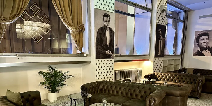 Dvě sklenky prosecca nebo celá lahev a olivy v Karma Lounge