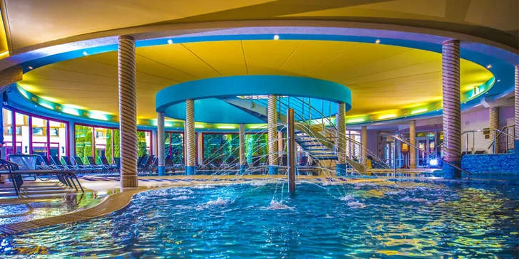 Pobyt s polopenzí, neomezeným wellness i rytířskou show s mongolskými koni v Maďarsku
