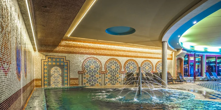 Pobyt s polopenzí, neomezeným wellness i rytířskou show s mongolskými koni v Maďarsku