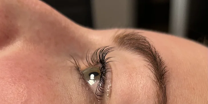 Vždy dokonalý pohled: lash lifting i výživné sérum, barvení nebo laminace obočí