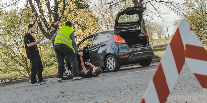 Kurz první pomoci u autonehody: naučte se, jak zachránit život