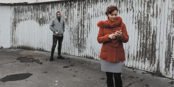 Kurzy sebeobrany: pro muže i ženy, s teleskopickým obuškem či pepřovým sprejem