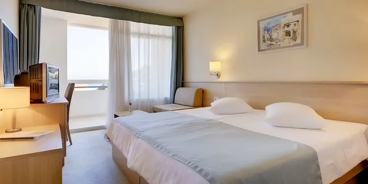 All inclusive dovolená na Makarské riviéře: autobusová doprava, animační program, 4* hotel u pláže