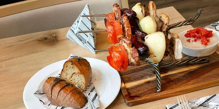 Čertovské vidle: masové špízy v restauraci u Čertových skal