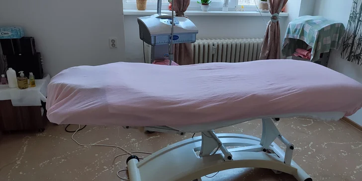 30–60min. masáž dle výběru: zadní části těla, anticelulitidní či lymfatická manuální i přístrojová