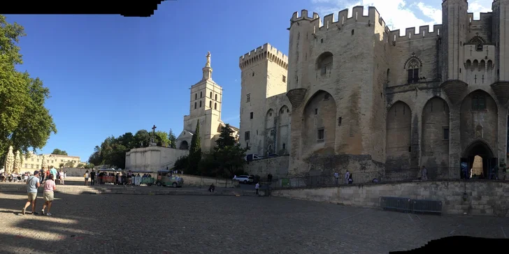 Velikonoce v Provence: Avignon, Lyon i slavnost býků, doprava busem, ubytování i snídaně