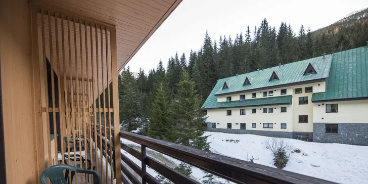 Parádní zima či začátek jara ve Špindlerově mlýně: pobyt s polopenzí a light all inclusive nápoji k večeři