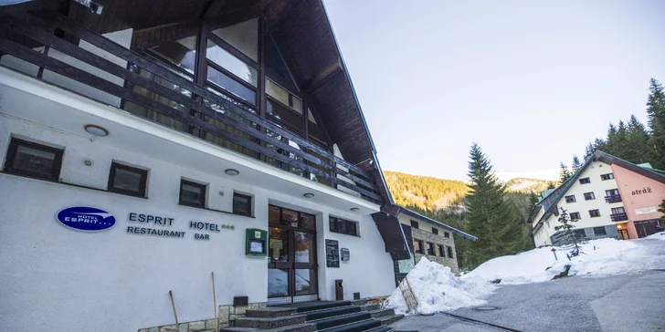 Parádní zima či začátek jara ve Špindlerově mlýně: pobyt s polopenzí a light all inclusive nápoji k večeři