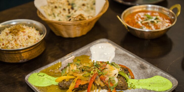 Degustační indické menu pro 2 nebo 4 osoby: několik předkrmů a hlavních chodů i dezert