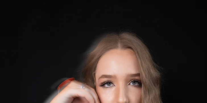 Ateliérové portrétní focení: 3 až 7 upravených fotografií