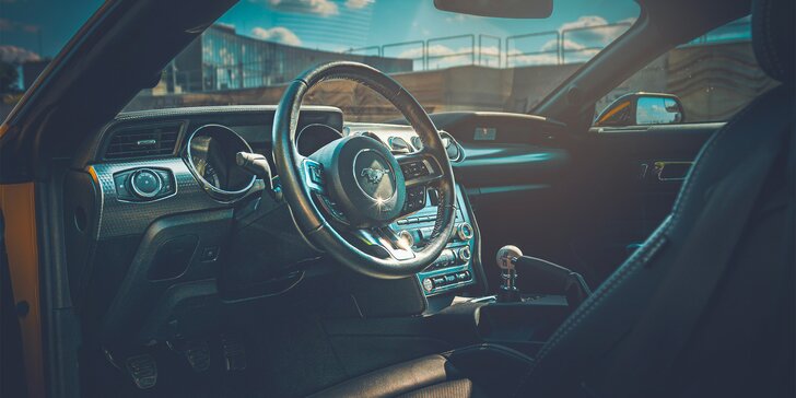 Pronájem Fordu Mustang GT 5.0 V8 bez instruktora: 24 hodin, celý i prodloužený víkend