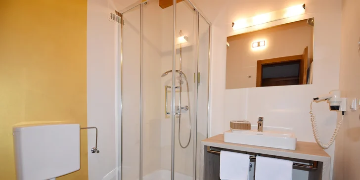 4* hotel v Alpách: polopenze, wellness, sjezdovka u hotelu i 2 děti zdarma