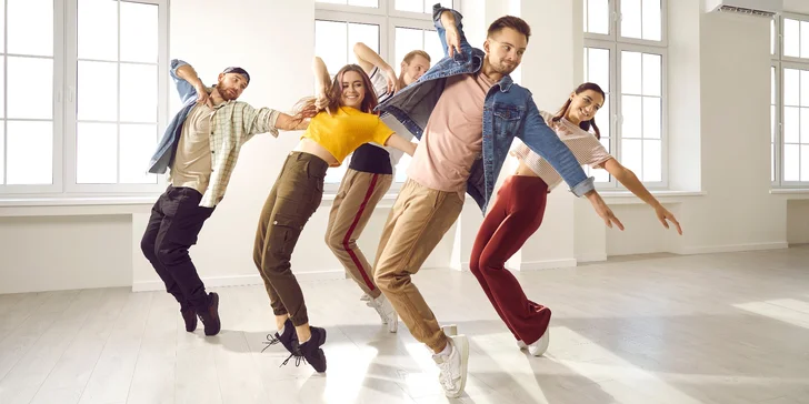 Lekce fit baletu nebo street dance pro dospělé: 1 vstup nebo permanentka na 10 lekcí