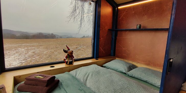 Tiny House Louis na Lipensku: skvělé vybavení včetně kuchyně a koupelny, překrásný výhled