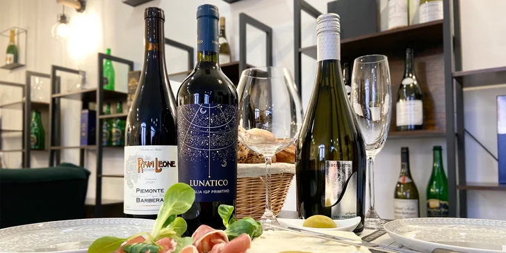 Láhev italského či francouzského vína a k tomu dobroty nebo šest míchaných drinků