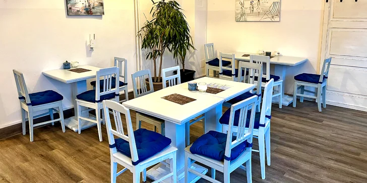 Snídaňové menu pro 1 i 2 osoby: bagel à la benedikt nebo snídaňový talíř a nápoj