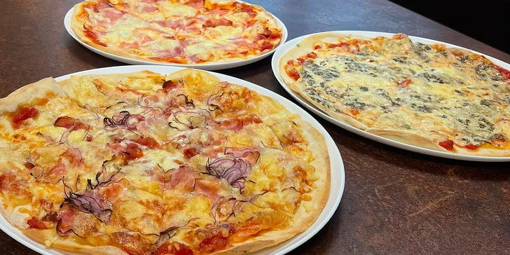 Bowlingové dráhy až pro 16 lidí na jednu hodinu i dvě pizzy nebo mix řízečků