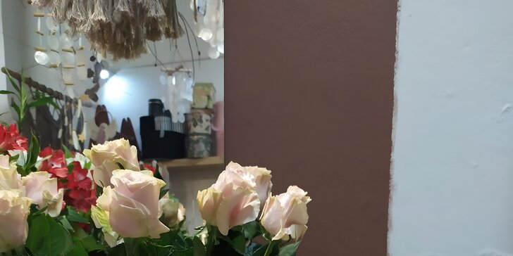 Valentýnská kytice podle výběru: růže, karafiáty nebo květinový box