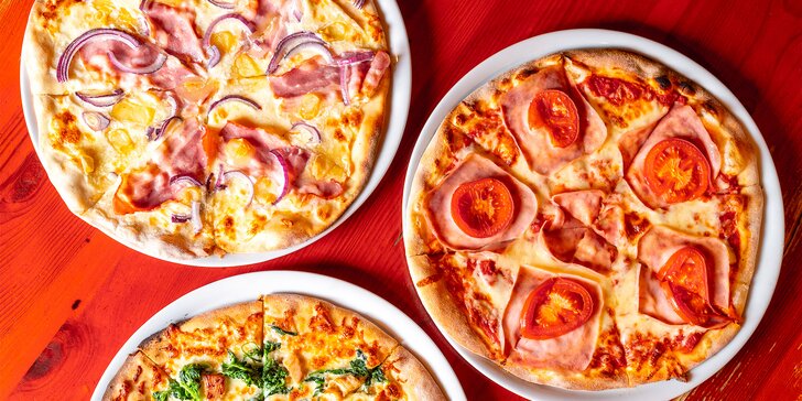 1 či 2 pizzy z pece upečené dokřupava: čtyři druhy salámů i sýrů, žampiony, špenát i Indie