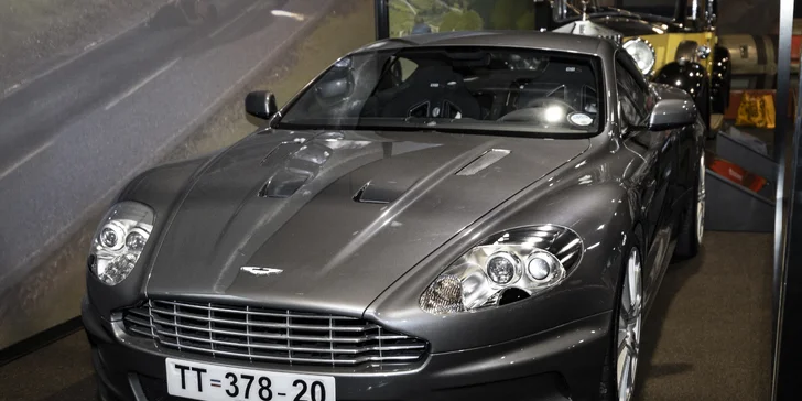 Vstupenky na výstavu Bond in Motion vč. nápojů: unikátní sbírka dopravních prostředků agenta 007