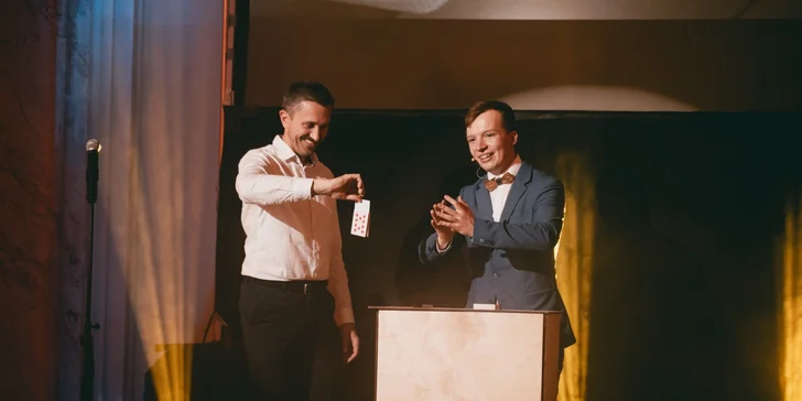 Kouzelnická show s T. Podzimkem v sále Boccaccio: čtení myšlenek, iluze s předměty, karetní magie aj.